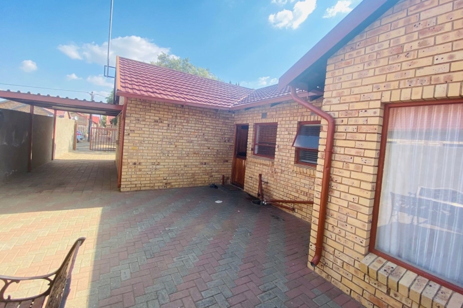 3 Bedroom Property for Sale in Mandela View Free State